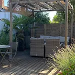 House With Terraceparking 300m From The 度假居 *