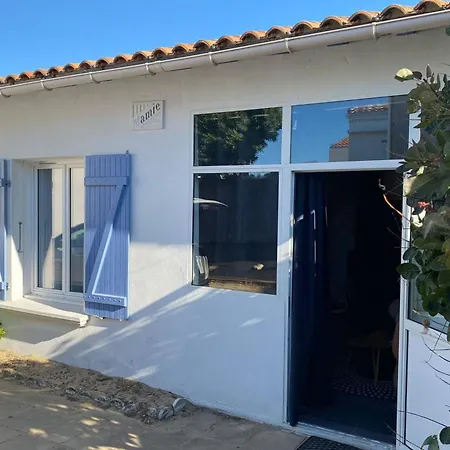 Vakantiehuis House With Terraceparking 300m From The